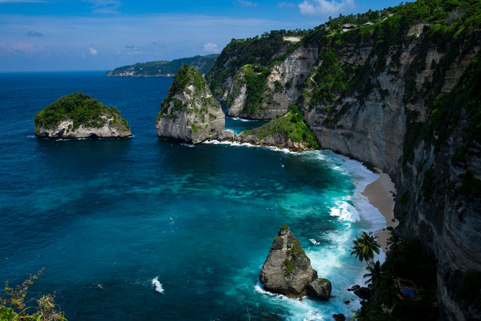 Discover breathtaking cliffs and turquoise waters on Bali's Nusa Penida island, Indonesia.